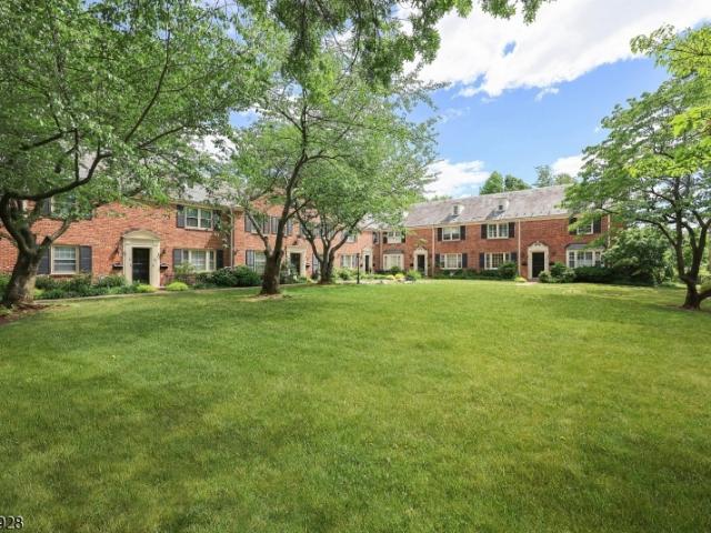 Townhouse for sale in Westfield, New Jersey