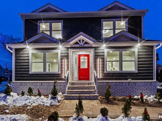 House for sale in Elmwood Park, New Jersey