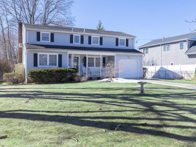 House for sale in Smithtown, New York