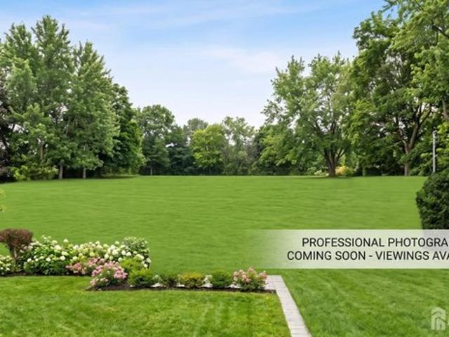 Townhouse for sale in Edison, New Jersey