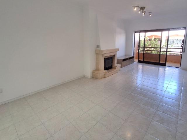 Apartamento alugar em Bairro do Rosário, Cascais