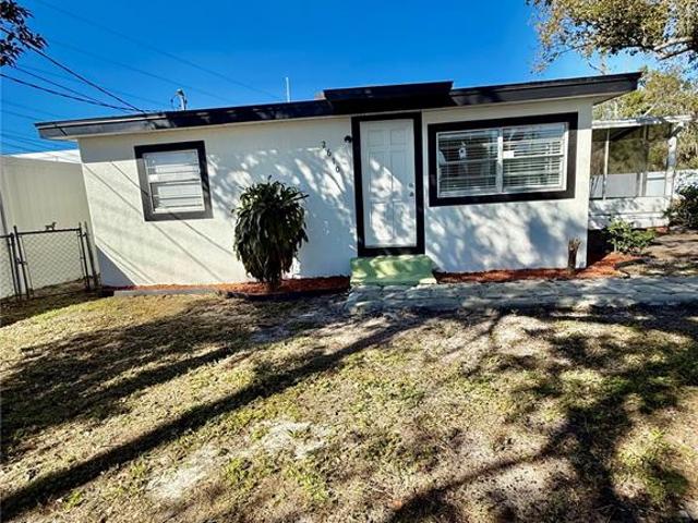 Property for sale in Eaton Park, Florida