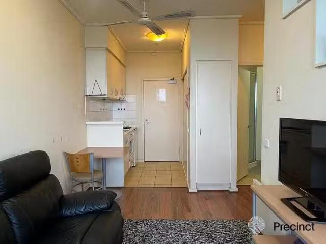 Apartment for rent in Carlton