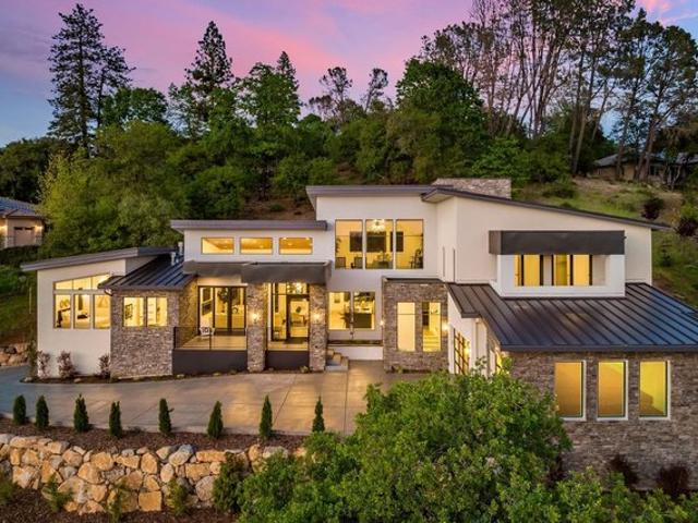 House for sale in Applegate, California