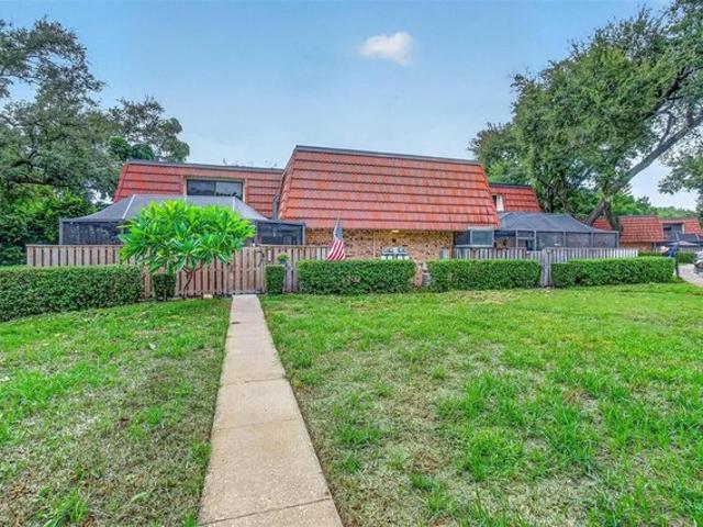 Townhouse for sale in Crystal Beach, Florida