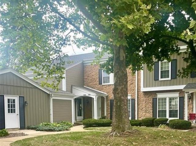 Condo for sale in Auburn Hills, Michigan