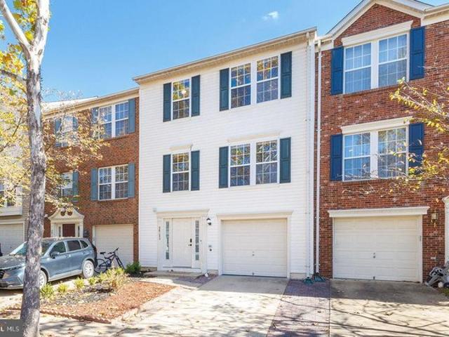 Townhouse for sale in Virginia
