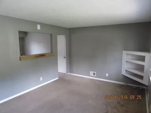 Condo for rent in Independence