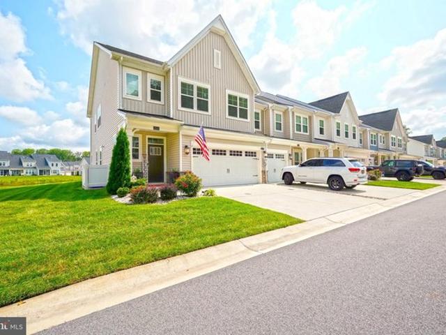 Townhouse for sale in Delaware