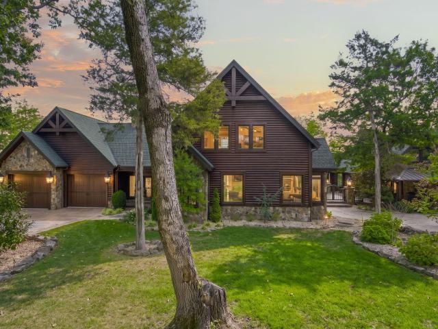 House for sale in Arrow Point, Golden City