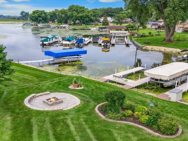 House for sale in McHenry, McHenry County