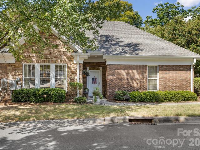 House for sale in Bella Sera Villas, Matthews