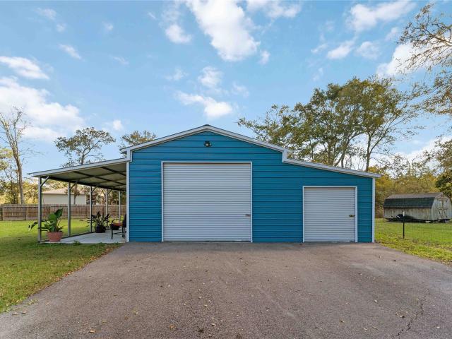 House for sale in Liverpool, Texas