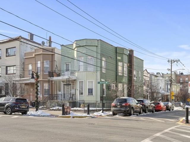 House for sale in Hudson, New Jersey