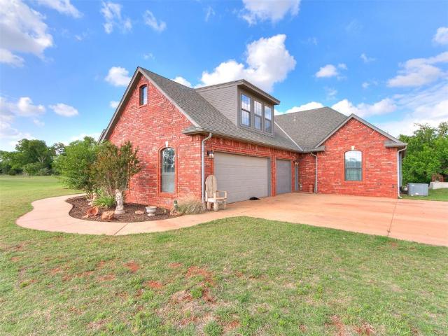 House for sale in Cashion, Oklahoma