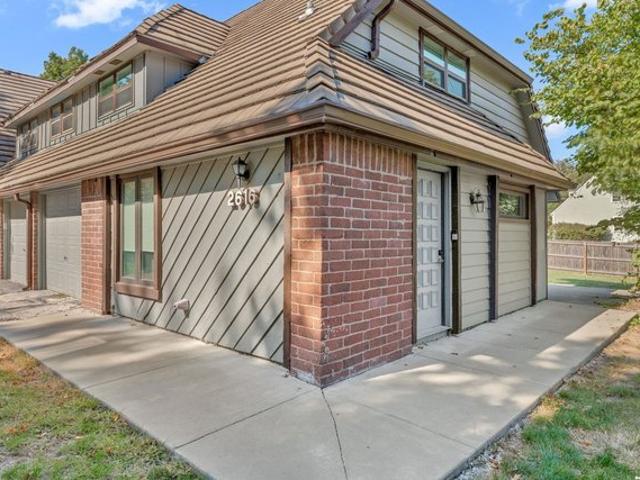 Condo for sale in Candletree, Lawrence