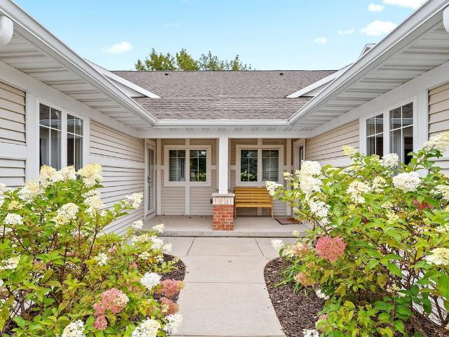 Condo for sale in Ashwaubenon, Brown County