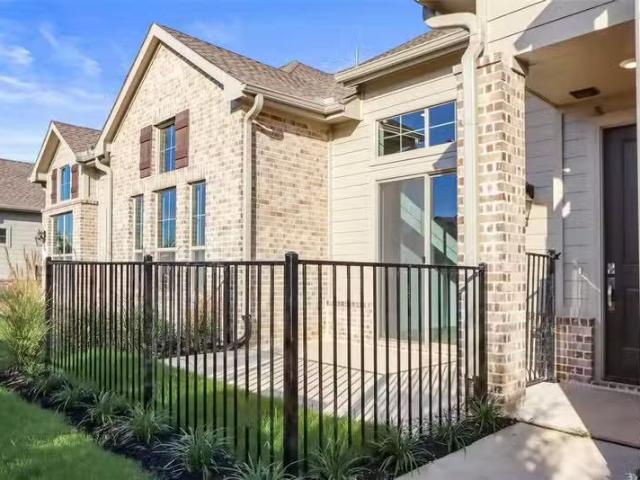 House for sale in Grand Prairie