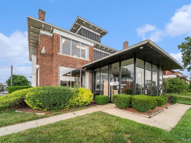 Commercial for sale in Detroit