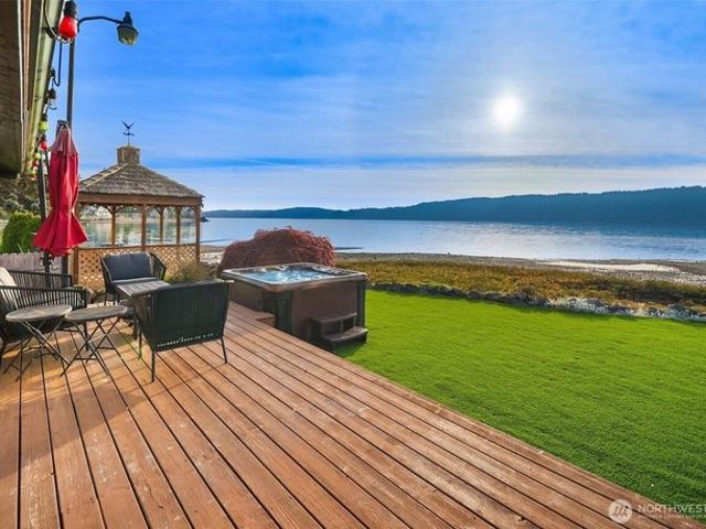 House for sale in Hoodsport, Washington
