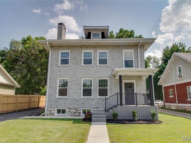 House for sale in Alton, Illinois