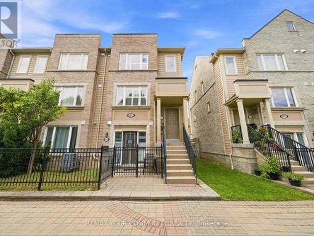 Townhouse for sale in Mississauga, Ontario