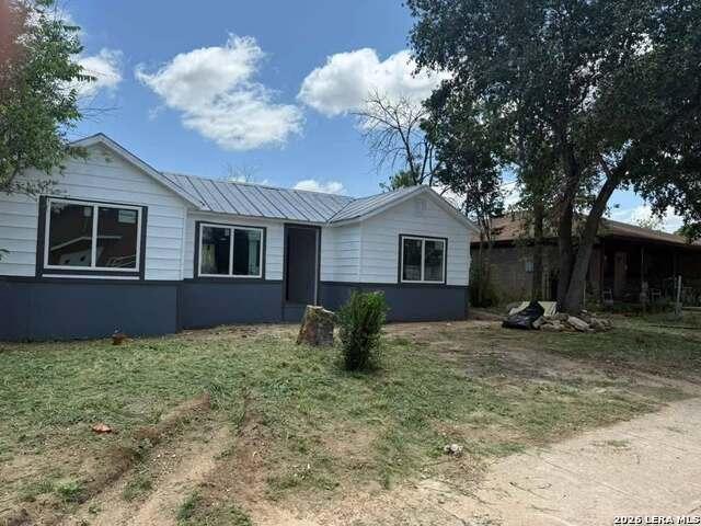 House for sale in Poteet, Texas