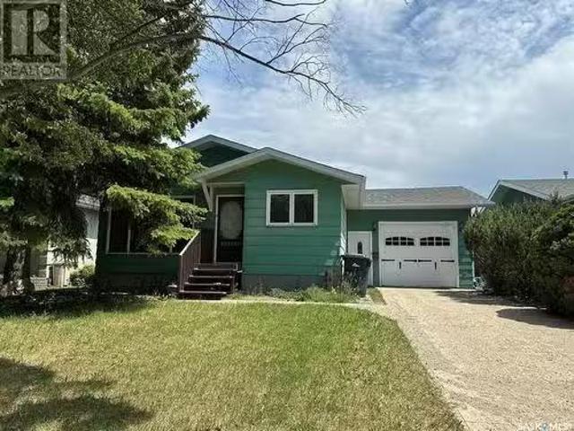 House for sale in Weyburn, Saskatchewan