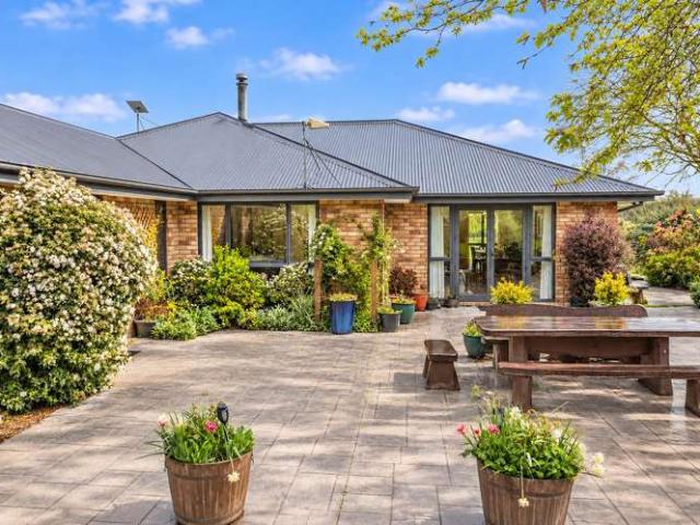 Property for sale in Cust, Canterbury