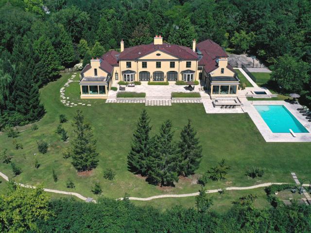 Property for sale in Lake Forest, Illinois