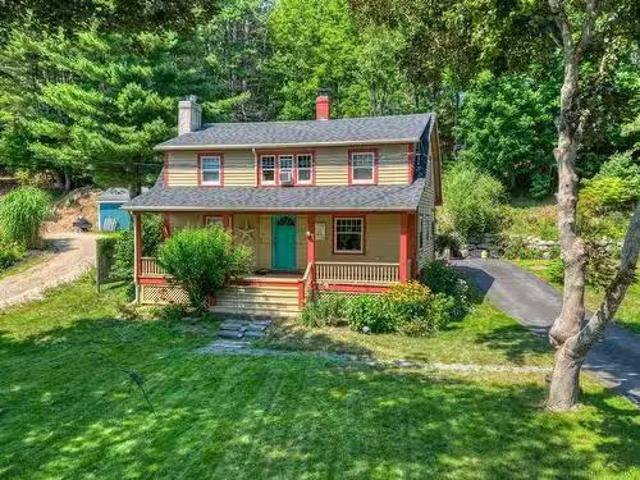 House for sale in Mahone Bay, Nova Scotia
