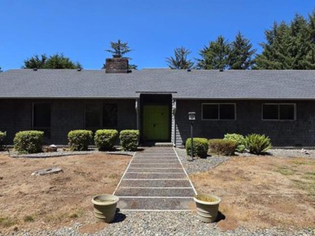 House for sale in Crescent City, California