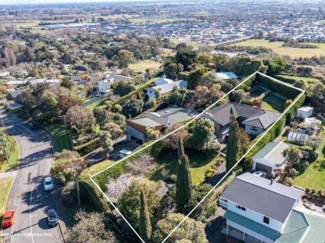 House for sale in Chaslands, Canterbury