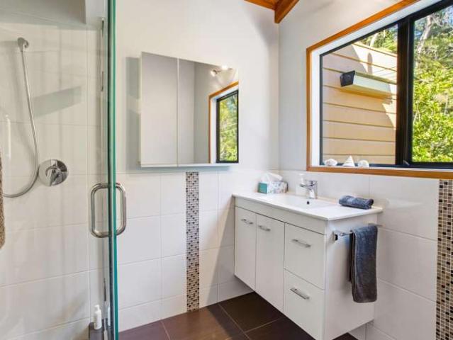 House for sale in Oratia