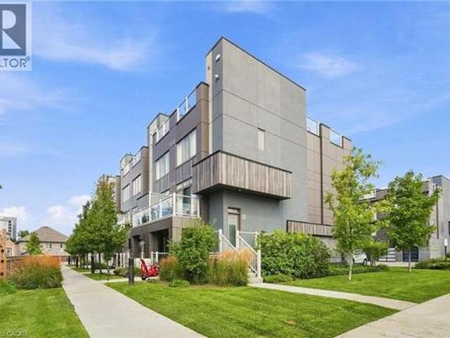 Townhouse for sale in Ancaster, Ontario