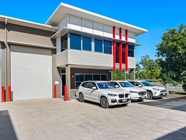 Warehouse for rent in Toombul, Queensland