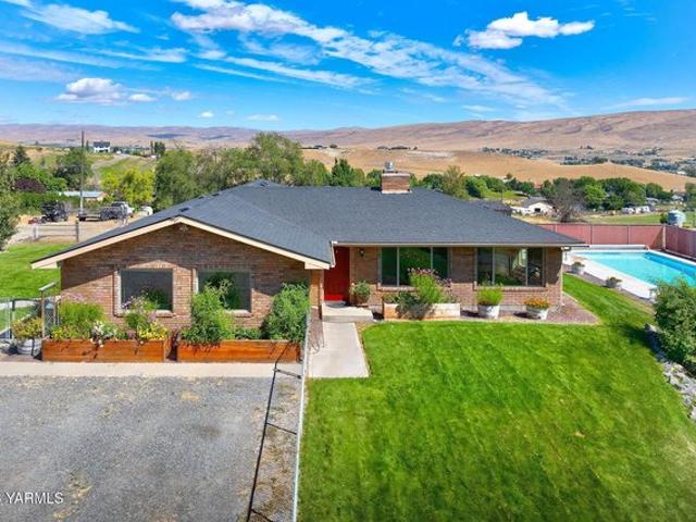 House for sale in Selah, Washington