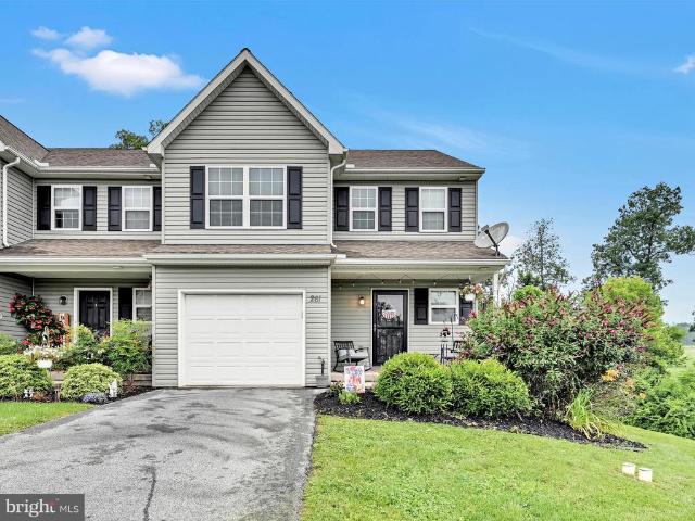 Townhouse for sale in East Earl