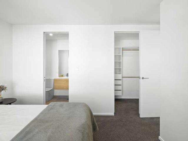Townhouse for sale in Edgeware, Canterbury