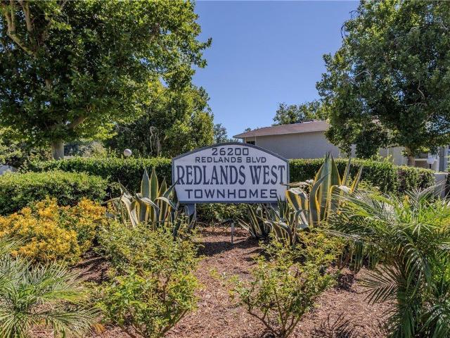 Townhouse for rent in Redlands