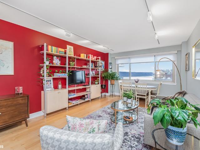 Property for sale in The Bronx, Arverne
