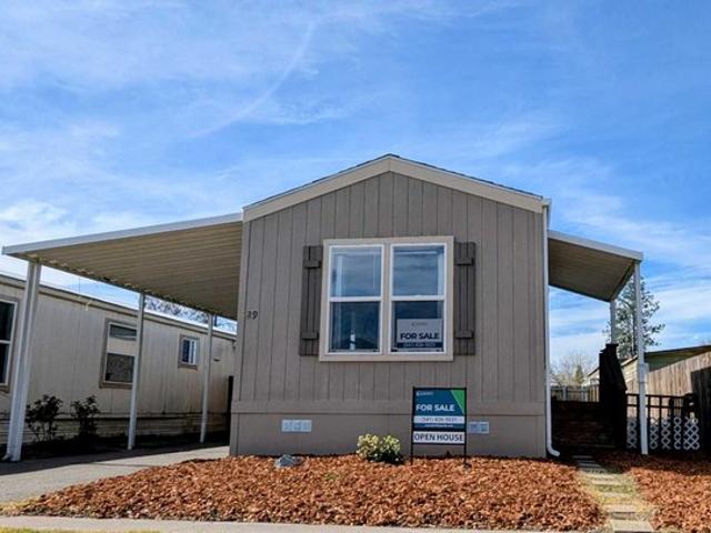 House for sale in Oregonia