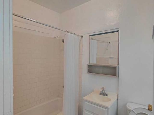 Apartment for rent in Canoga Park, California