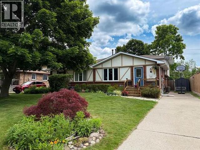 House for sale in Brights Grove, Ontario