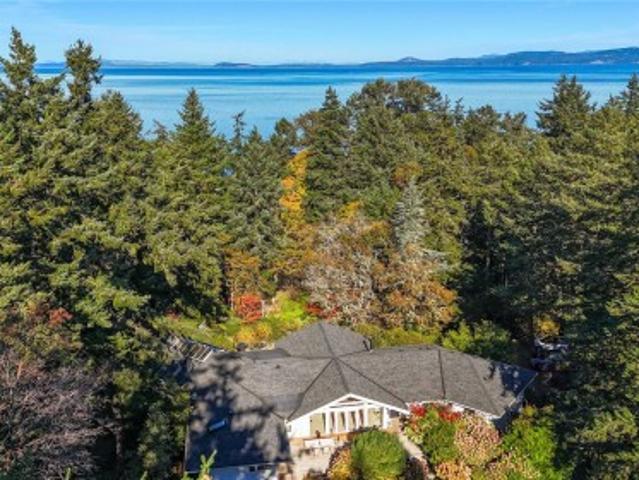 House for sale in Saanich, British Columbia