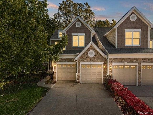 Townhouse for sale in Novi, Oakland County