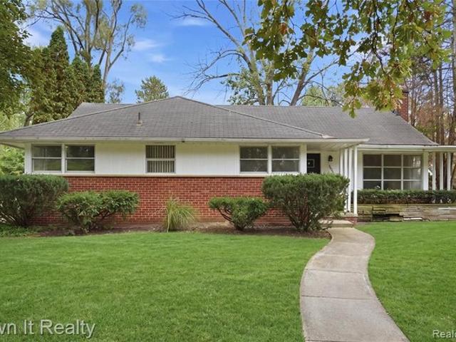 House for sale in Redford, Redford Township