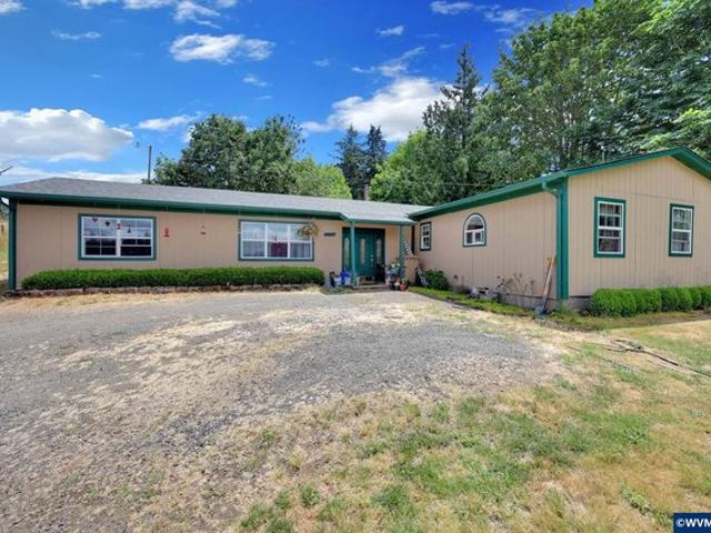 House for sale in Oregonia