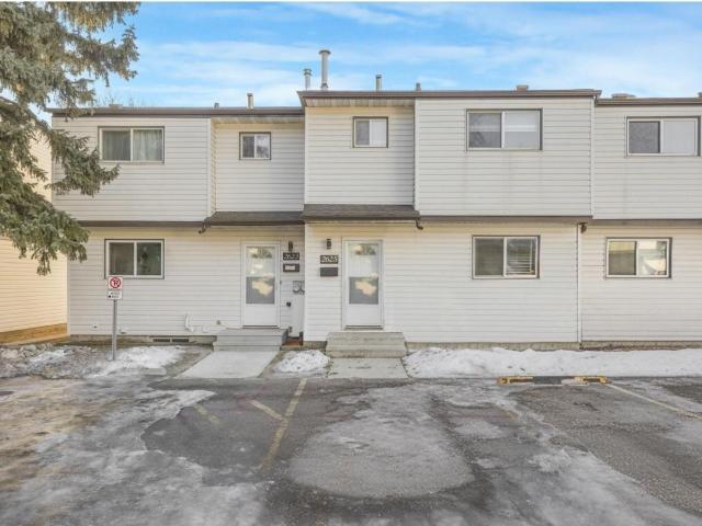 Townhouse for sale in Wedgewood, Alberta
