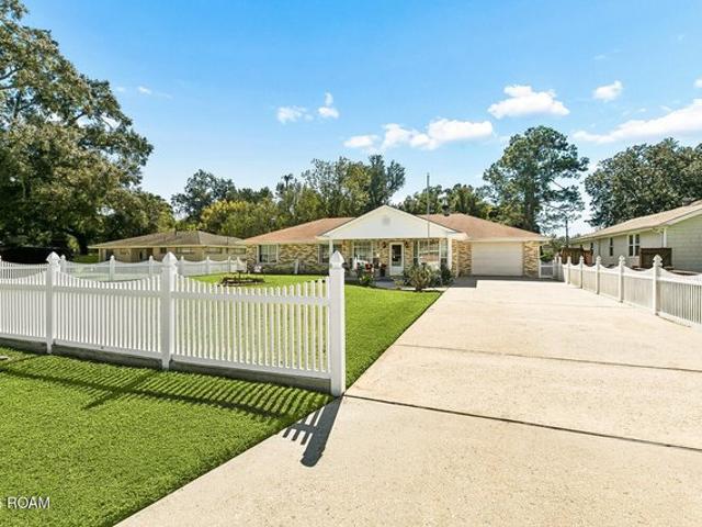 House for sale in Violet, Saint Bernard Parish